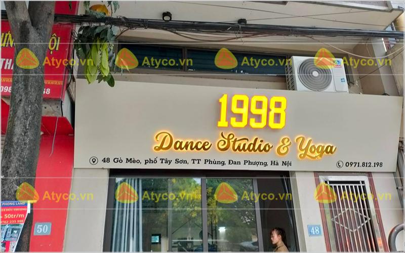 bảng hiệu mica